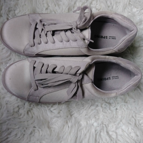 Light purple shoes - Picture 2 of 2